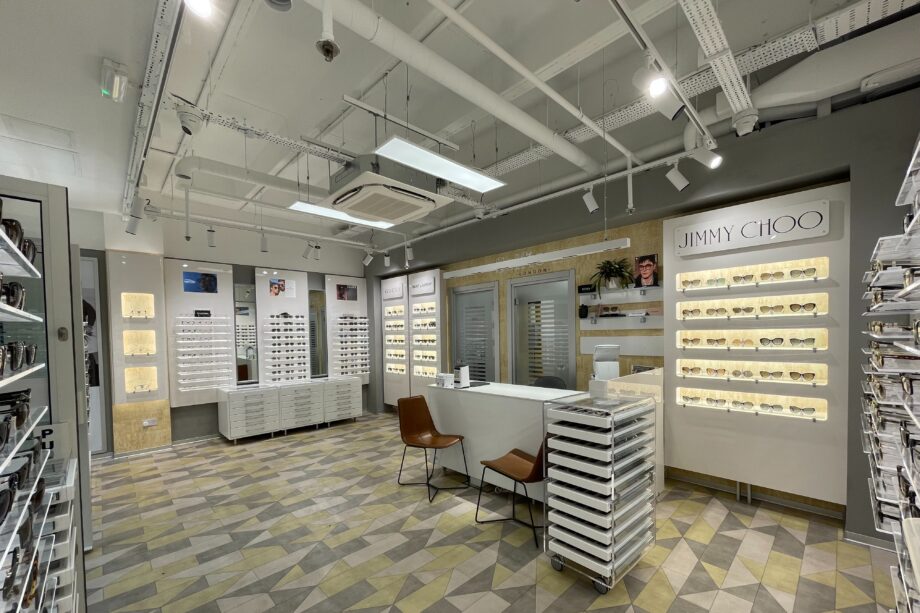 image of the interior of Selfie Optic